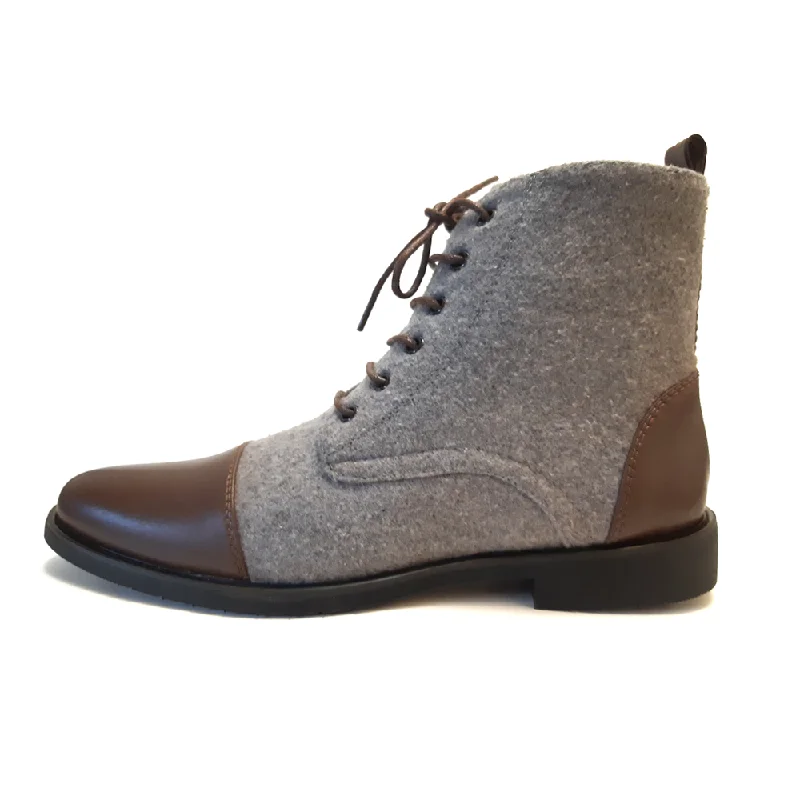 The Traveler's Toecaps in Gray and Dark Brown