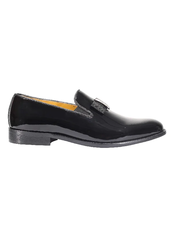 BLACK PATENT LEATHER LOAFERS WITH BOW