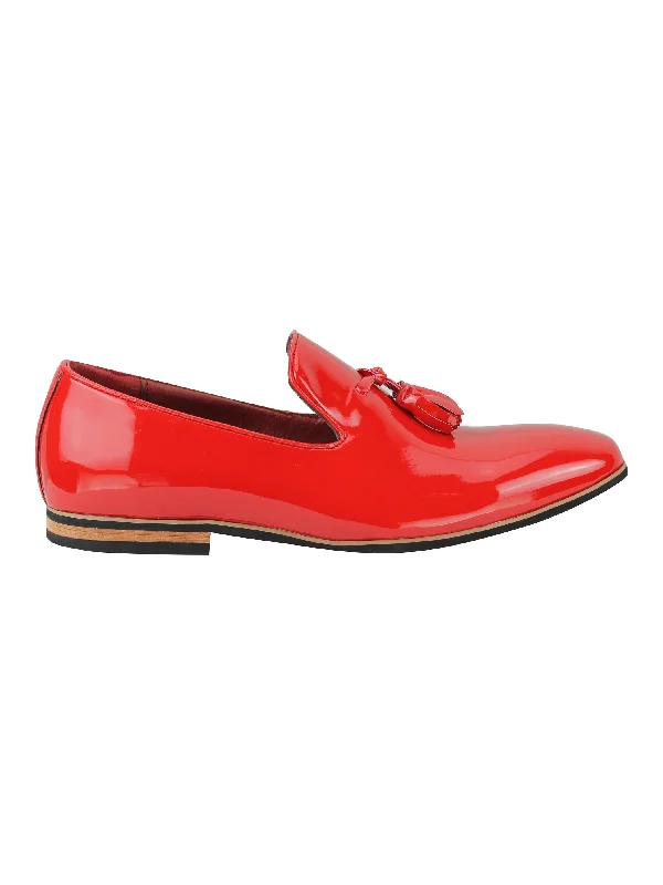 FAUX LEATHER SHINY SLIP ON SHOES IN RED