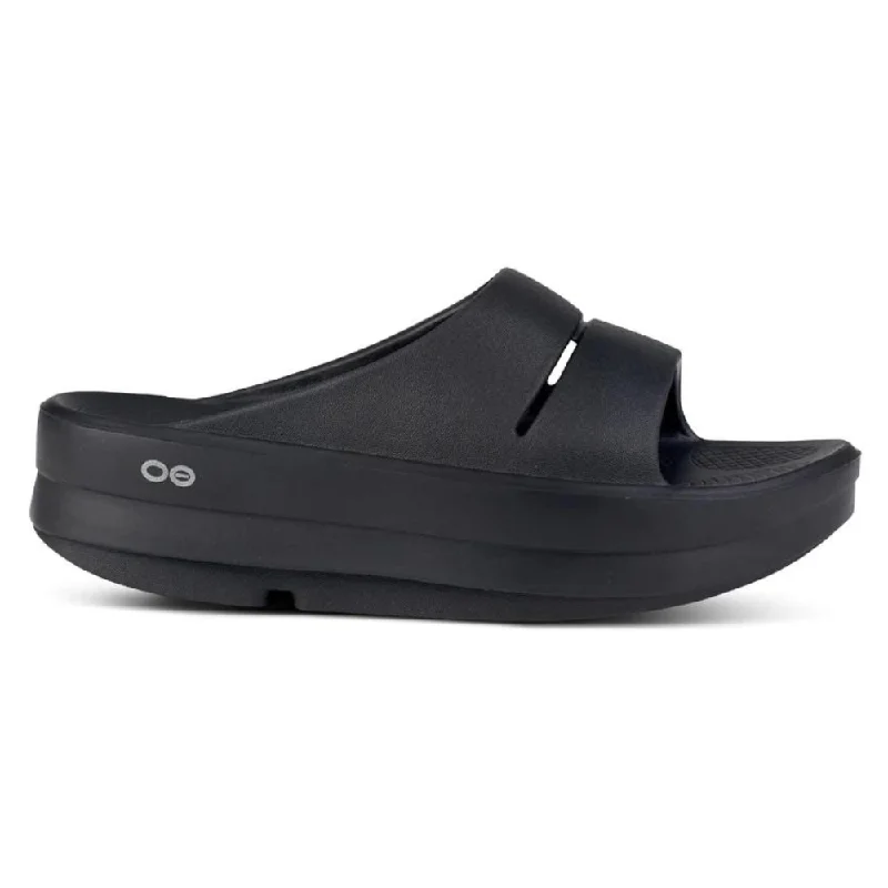 OOFOS OOmega OOahh Black Sandal (Unisex)