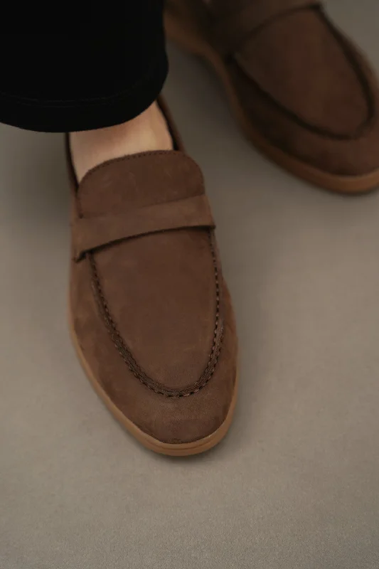 CLASSIC LEATHER LOAFERS