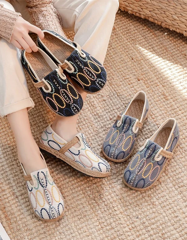 Women's Round Head Handmade Embroidery Shoes